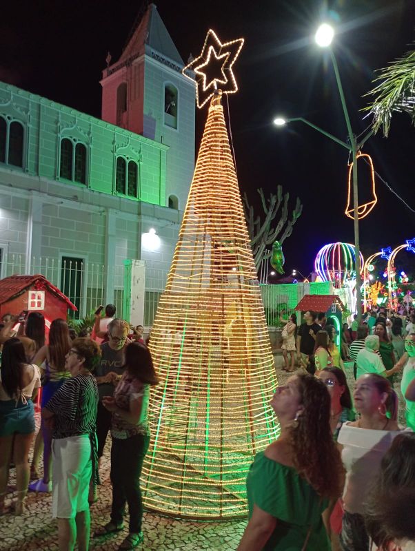 Abertura do Natal Novo tempo aconteceu nesta quarta-feira (11)  em Caetité — imagem 10